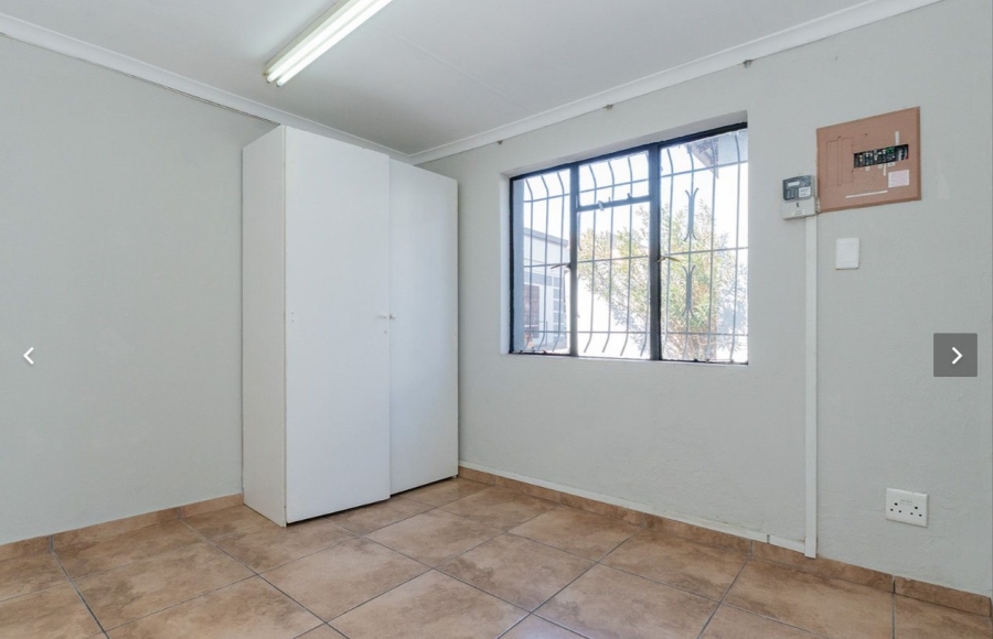 8 Bedroom Property for Sale in Edenvale Central Gauteng