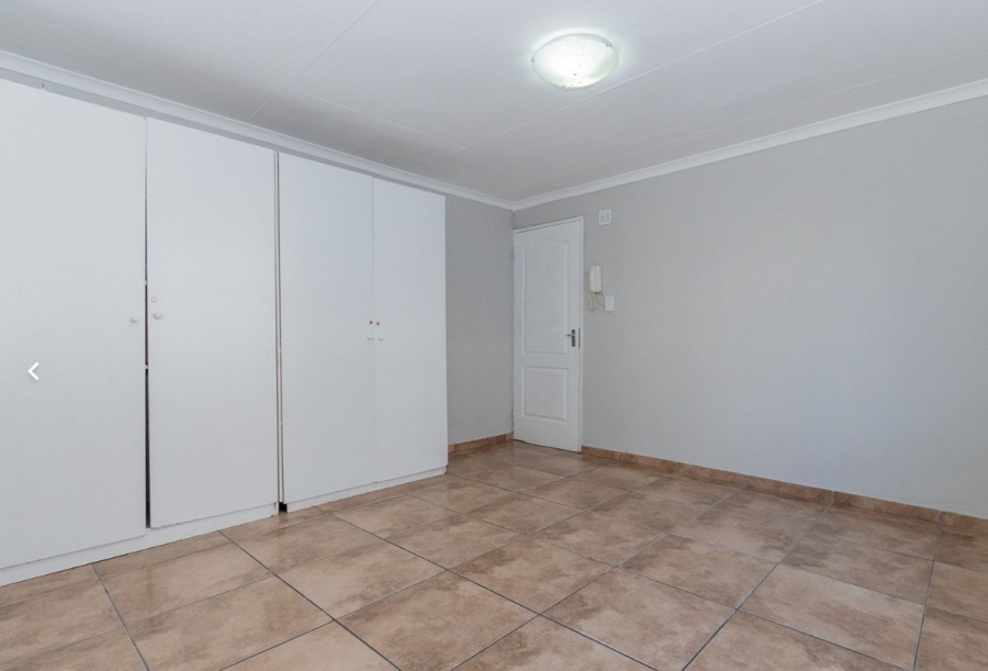 8 Bedroom Property for Sale in Edenvale Central Gauteng