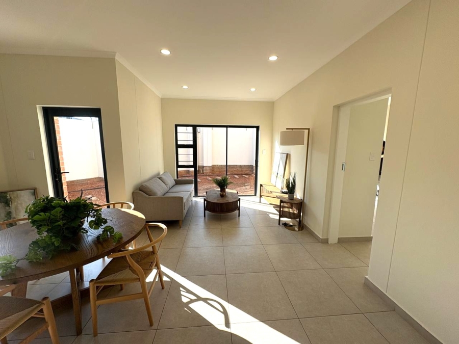 1 Bedroom Property for Sale in Greenstone Ridge Gauteng