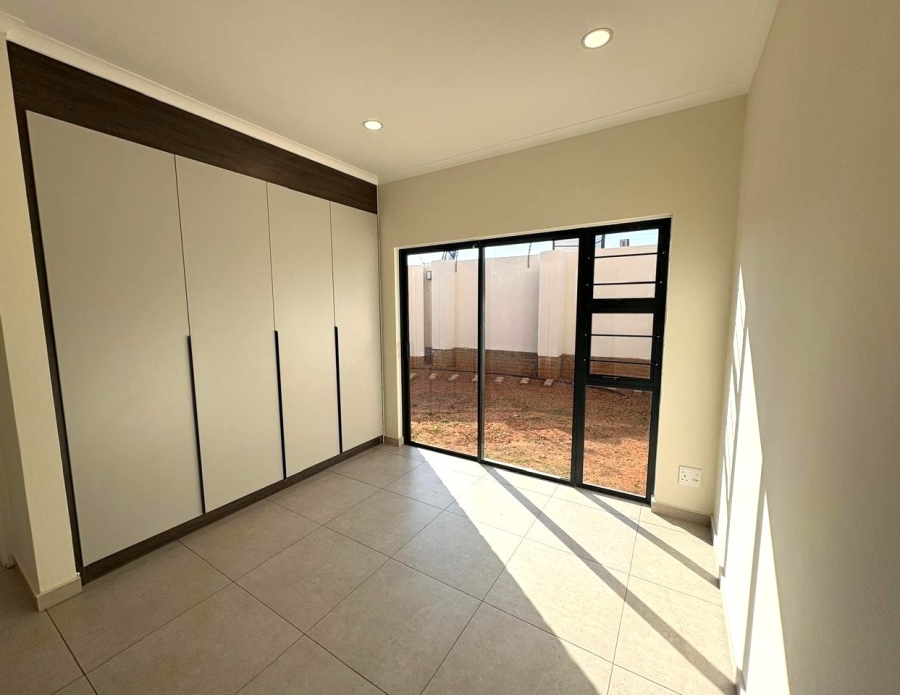 1 Bedroom Property for Sale in Greenstone Ridge Gauteng