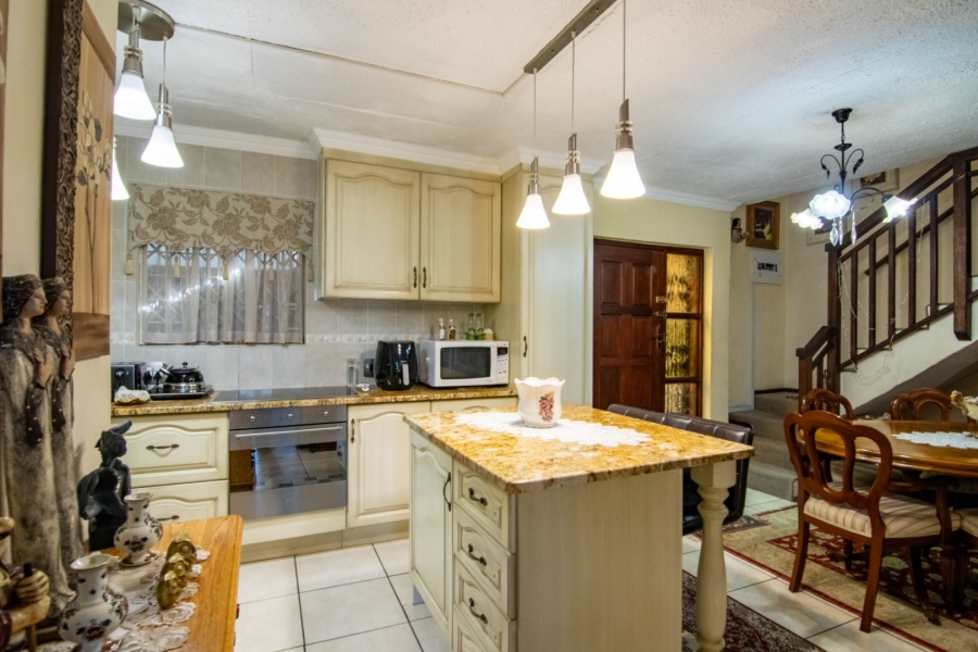 3 Bedroom Property for Sale in Constantia Park Gauteng