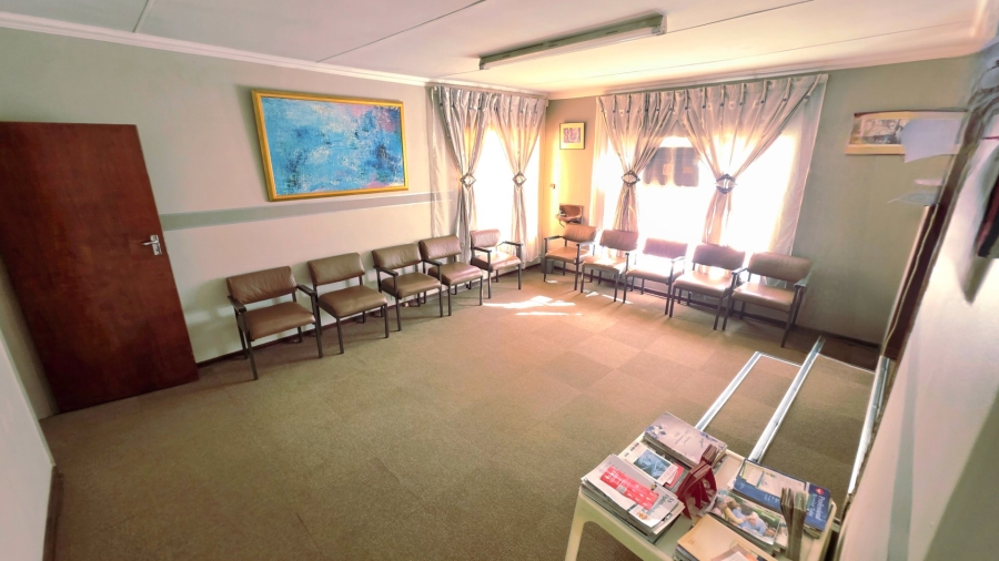 7 Bedroom Property for Sale in Laudium Gauteng