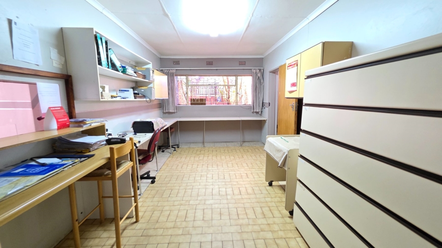 7 Bedroom Property for Sale in Laudium Gauteng
