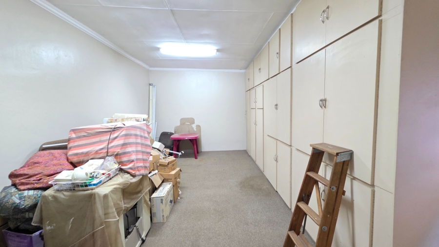 7 Bedroom Property for Sale in Laudium Gauteng