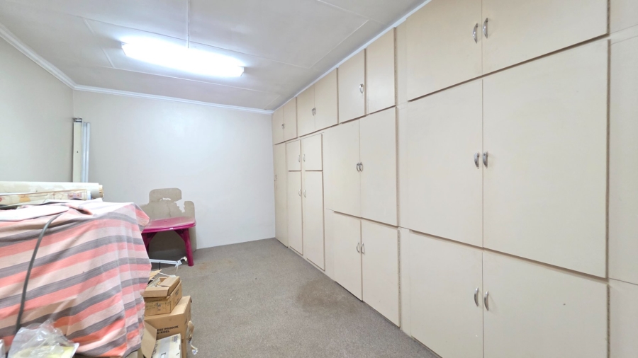 7 Bedroom Property for Sale in Laudium Gauteng