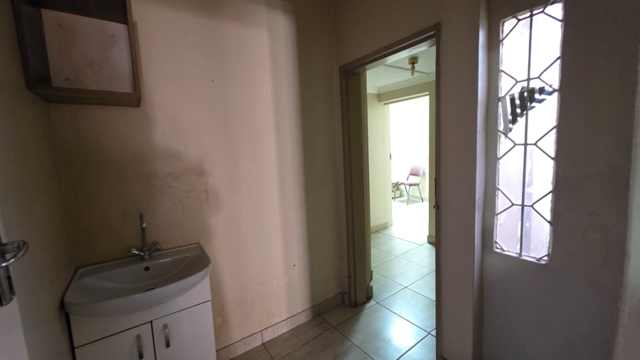 7 Bedroom Property for Sale in Laudium Gauteng