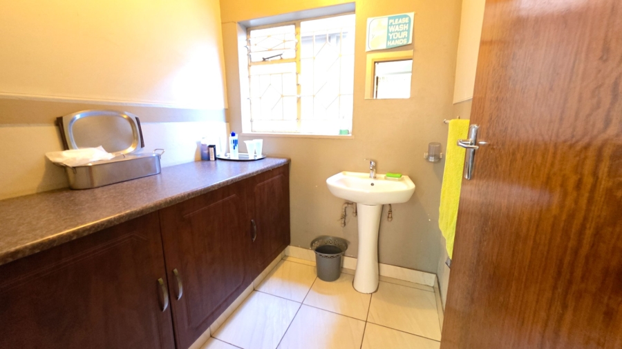 7 Bedroom Property for Sale in Laudium Gauteng