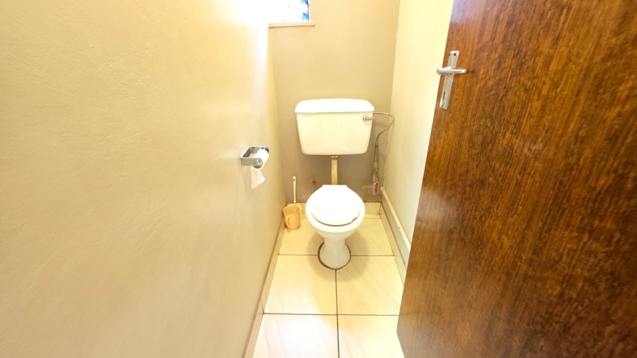 7 Bedroom Property for Sale in Laudium Gauteng