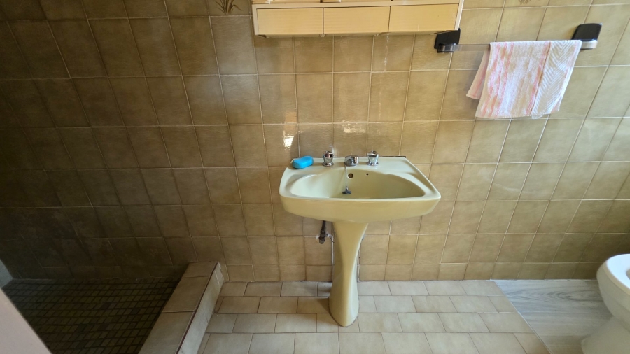 7 Bedroom Property for Sale in Laudium Gauteng