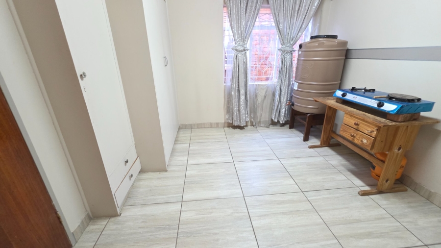 7 Bedroom Property for Sale in Laudium Gauteng