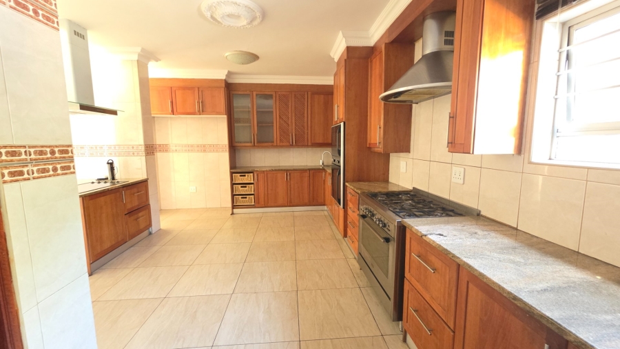 6 Bedroom Property for Sale in Eldoraigne Gauteng