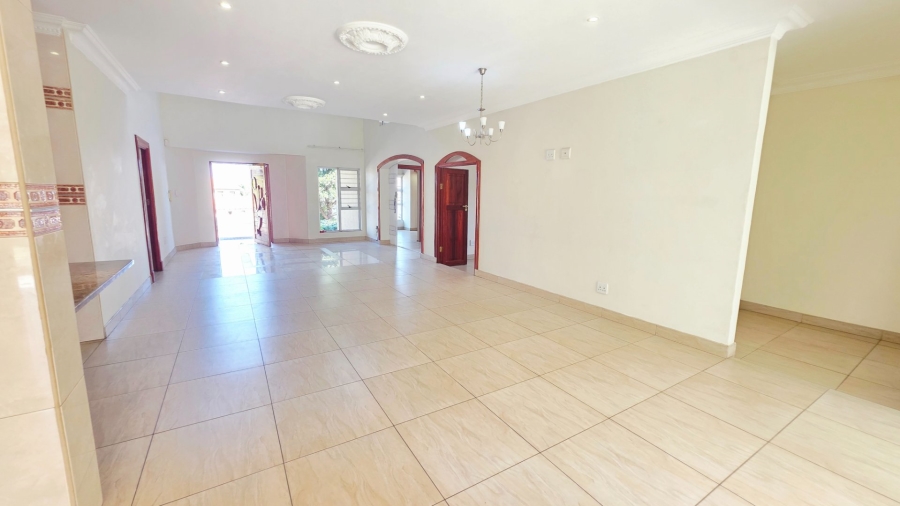 6 Bedroom Property for Sale in Eldoraigne Gauteng