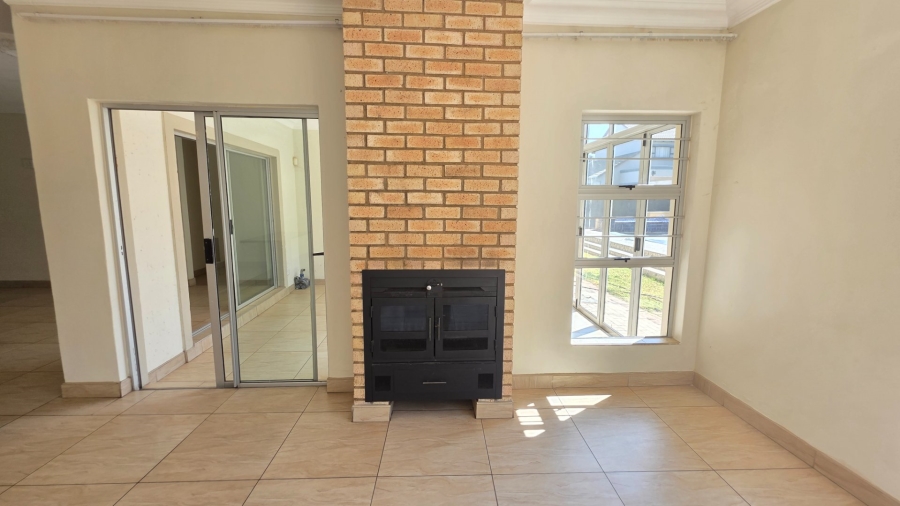 6 Bedroom Property for Sale in Eldoraigne Gauteng