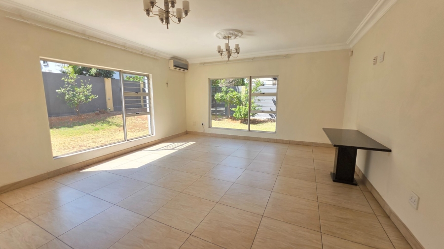 6 Bedroom Property for Sale in Eldoraigne Gauteng
