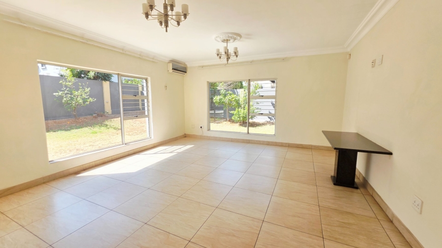 6 Bedroom Property for Sale in Eldoraigne Gauteng