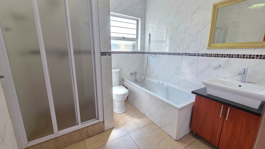 6 Bedroom Property for Sale in Eldoraigne Gauteng