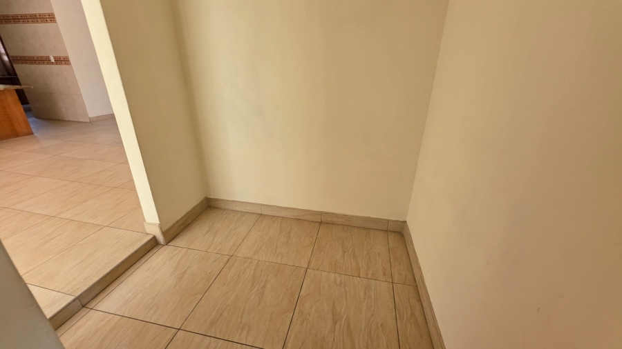 6 Bedroom Property for Sale in Eldoraigne Gauteng