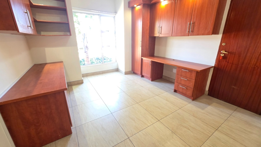 6 Bedroom Property for Sale in Eldoraigne Gauteng