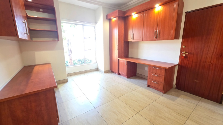 6 Bedroom Property for Sale in Eldoraigne Gauteng