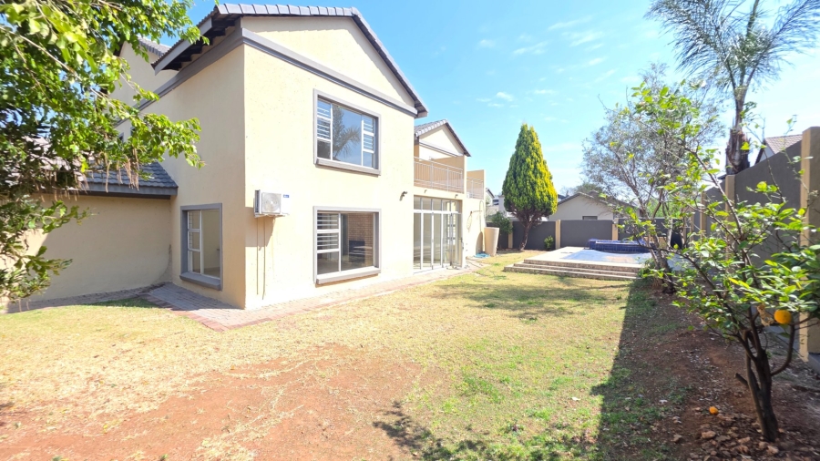 6 Bedroom Property for Sale in Eldoraigne Gauteng