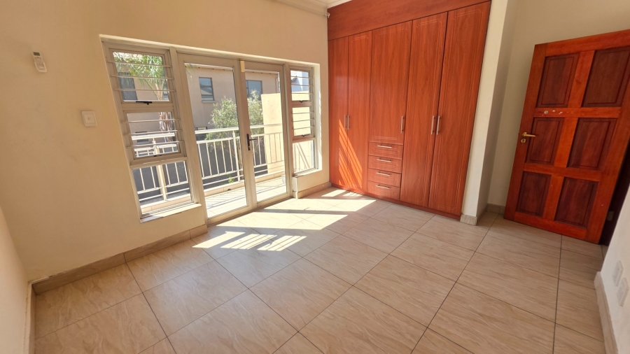 6 Bedroom Property for Sale in Eldoraigne Gauteng