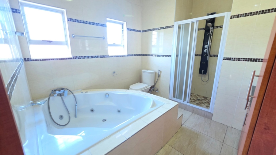 6 Bedroom Property for Sale in Eldoraigne Gauteng