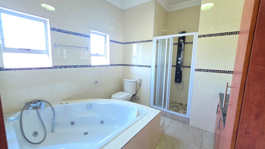 6 Bedroom Property for Sale in Eldoraigne Gauteng