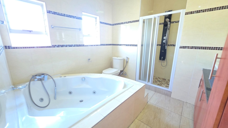 6 Bedroom Property for Sale in Eldoraigne Gauteng