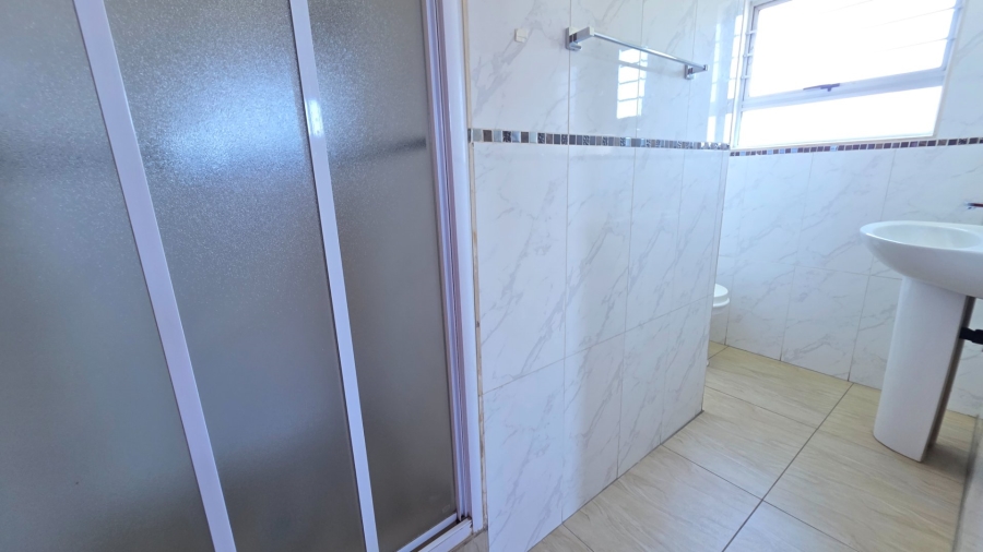 6 Bedroom Property for Sale in Eldoraigne Gauteng