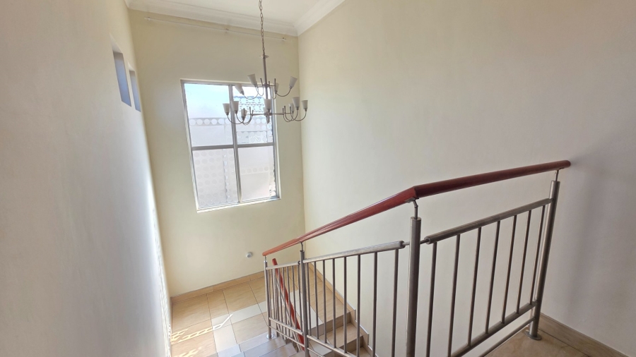 6 Bedroom Property for Sale in Eldoraigne Gauteng