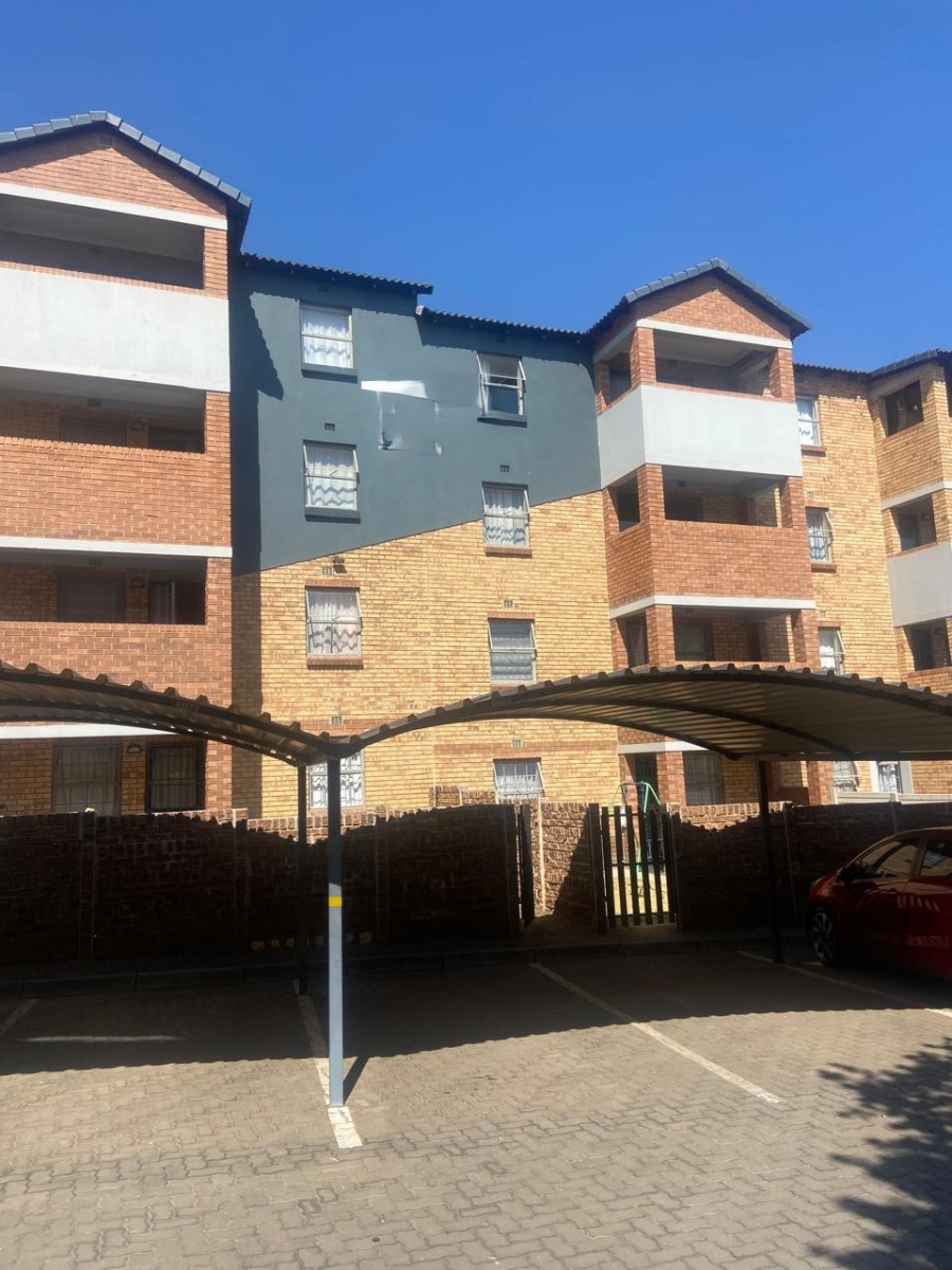 2 Bedroom Property for Sale in Heuweloord Gauteng