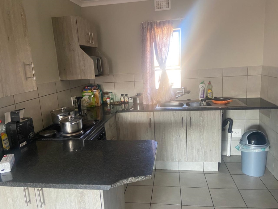 2 Bedroom Property for Sale in Heuweloord Gauteng