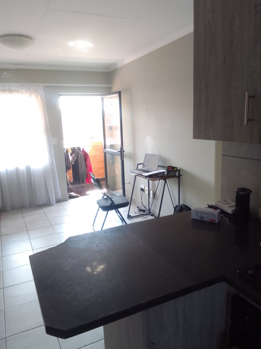 2 Bedroom Property for Sale in Heuweloord Gauteng