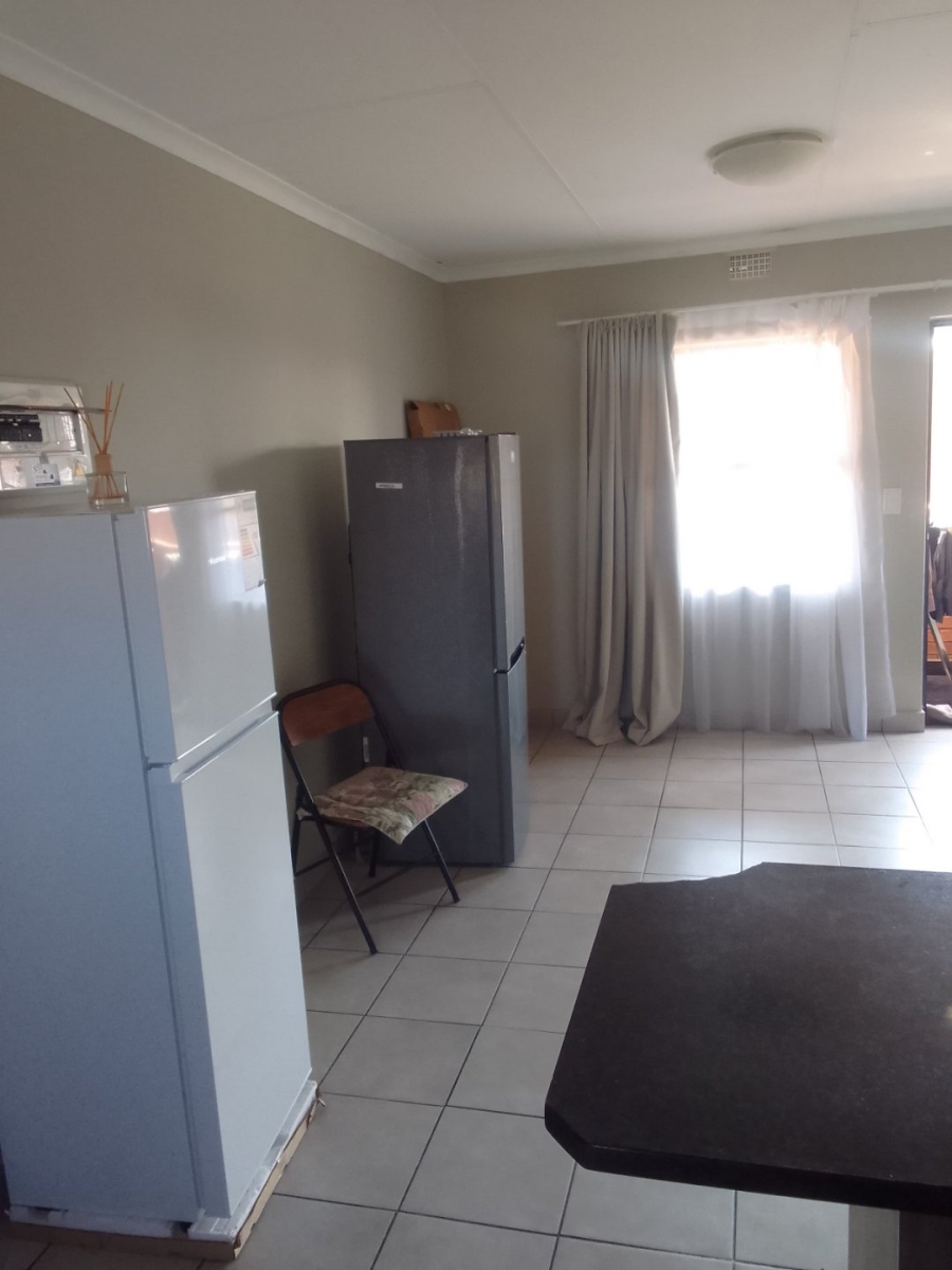 2 Bedroom Property for Sale in Heuweloord Gauteng