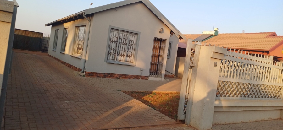 3 Bedroom Property for Sale in Soshanguve East Ext 6 Gauteng