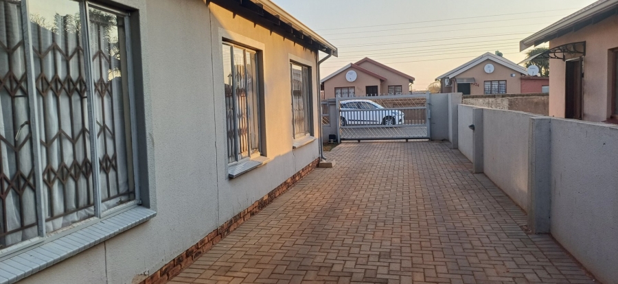 3 Bedroom Property for Sale in Soshanguve East Ext 6 Gauteng
