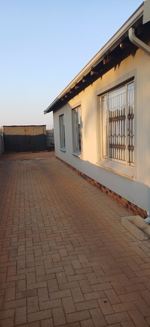 3 Bedroom Property for Sale in Soshanguve East Ext 6 Gauteng
