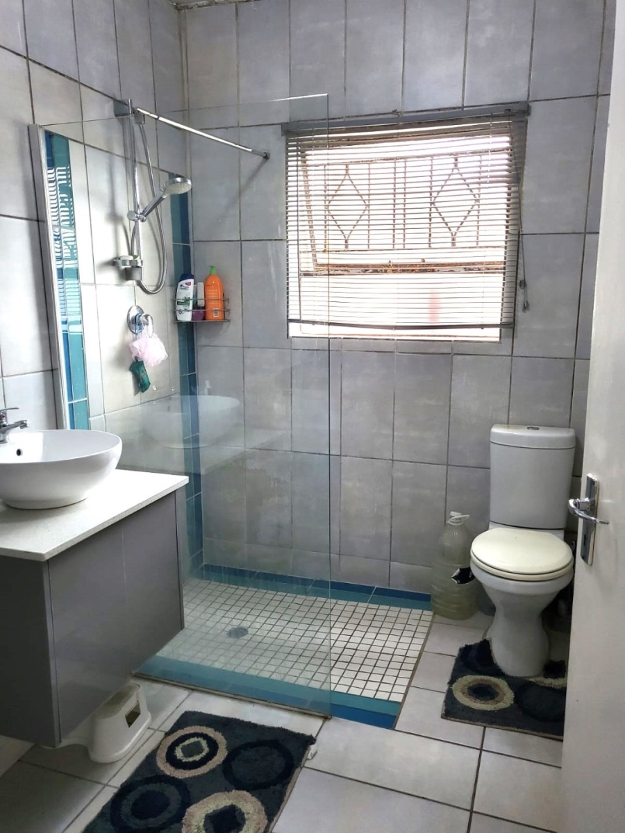 2 Bedroom Property for Sale in Vorna Valley Gauteng