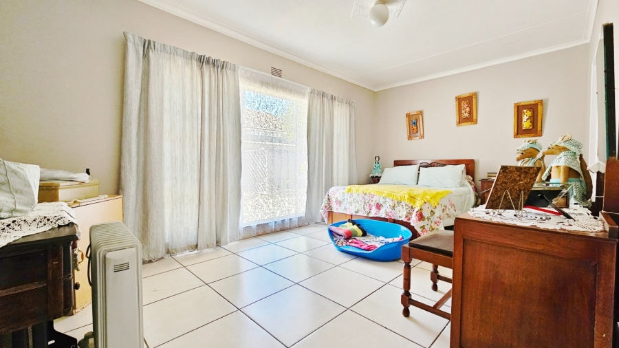 6 Bedroom Property for Sale in Three Rivers Proper Gauteng