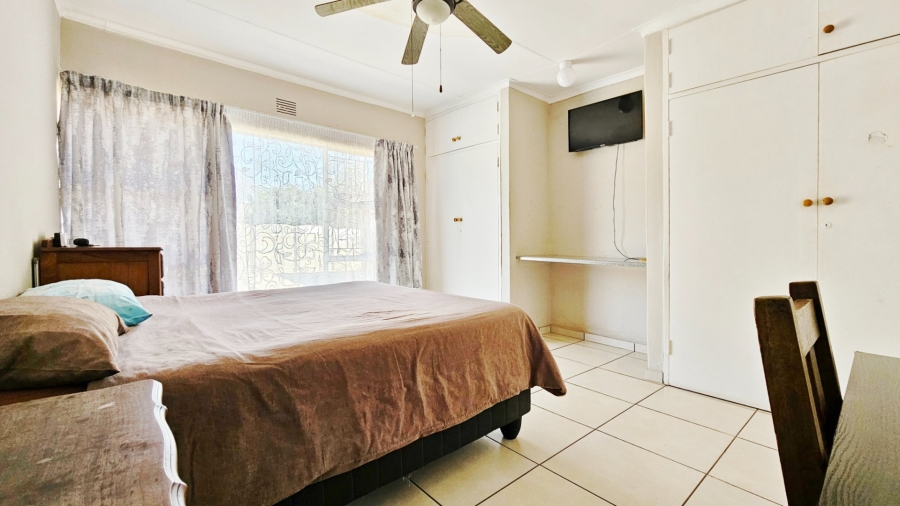 6 Bedroom Property for Sale in Three Rivers Proper Gauteng
