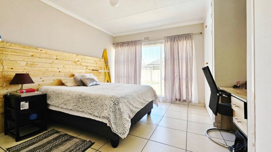 6 Bedroom Property for Sale in Three Rivers Proper Gauteng