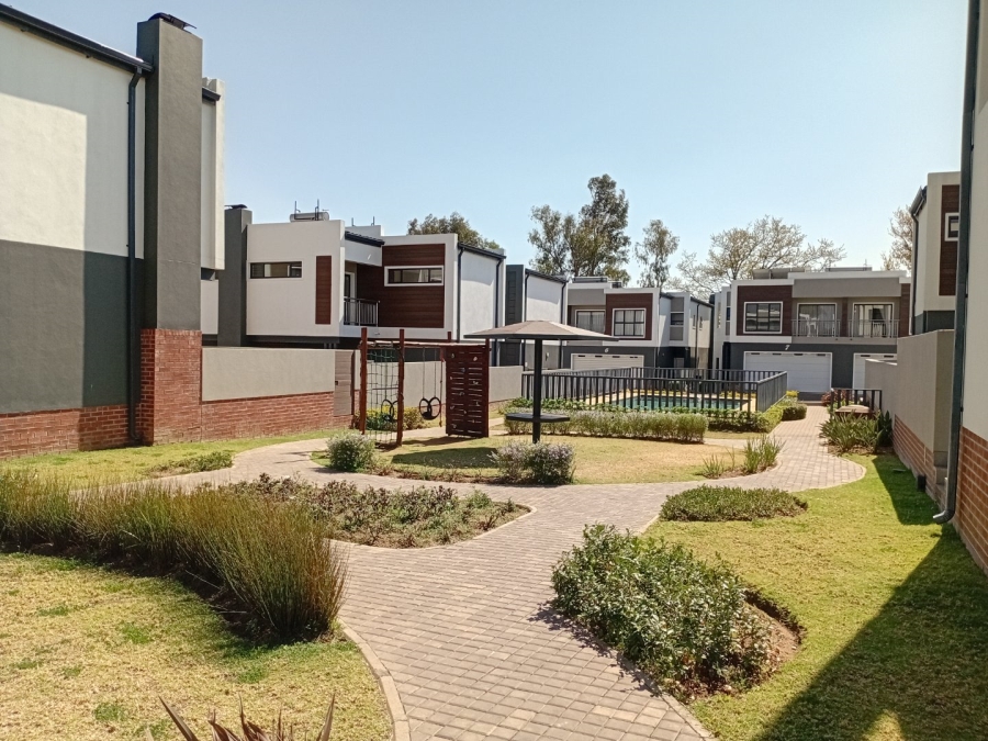 3 Bedroom Property for Sale in Sunninghill Gauteng