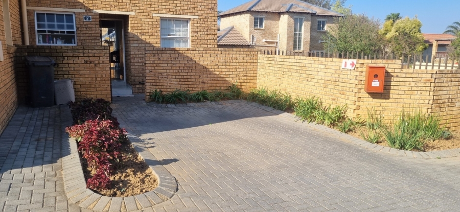 3 Bedroom Property for Sale in Willowbrook Gauteng