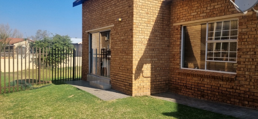 3 Bedroom Property for Sale in Willowbrook Gauteng