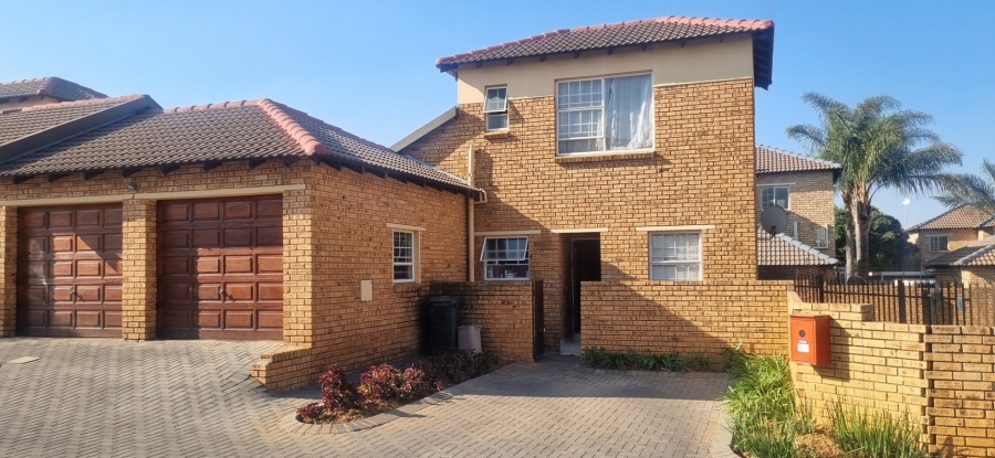 3 Bedroom Property for Sale in Willowbrook Gauteng