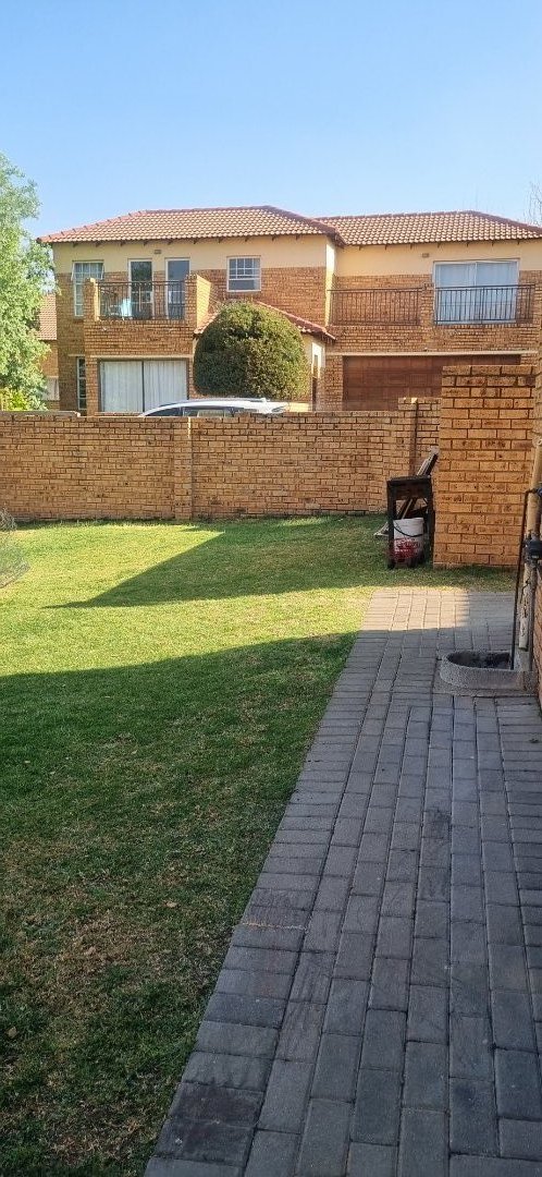 3 Bedroom Property for Sale in Willowbrook Gauteng