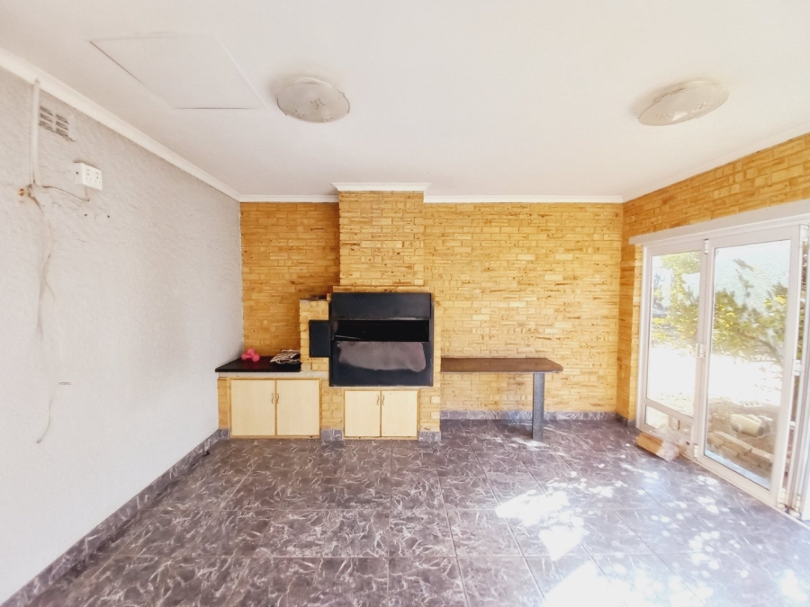 3 Bedroom Property for Sale in Primrose East Gauteng