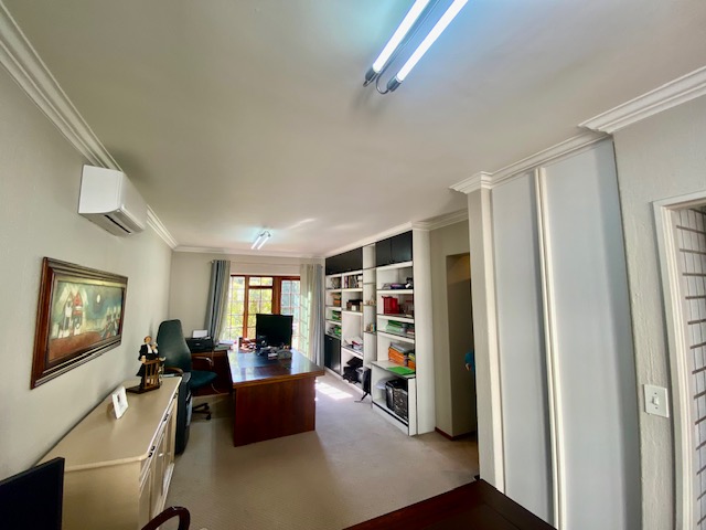 4 Bedroom Property for Sale in Fairland Gauteng