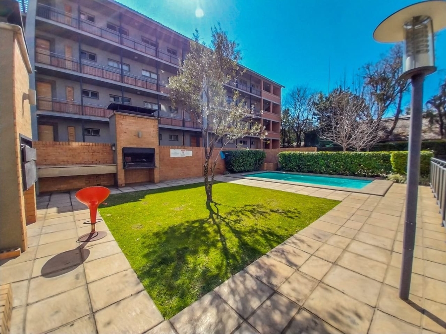 2 Bedroom Property for Sale in Nieuw Muckleneuk Gauteng