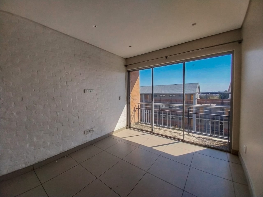 2 Bedroom Property for Sale in Nieuw Muckleneuk Gauteng